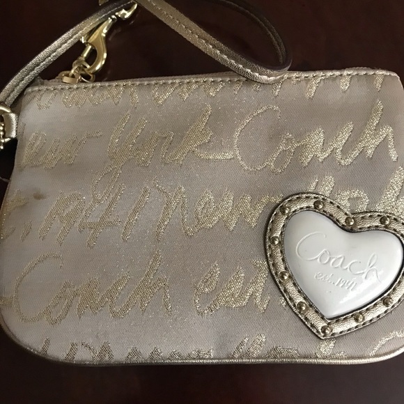 New York holiday limited edition Coach bag with wristlet and box. Used twice. - Picture 6 of 8